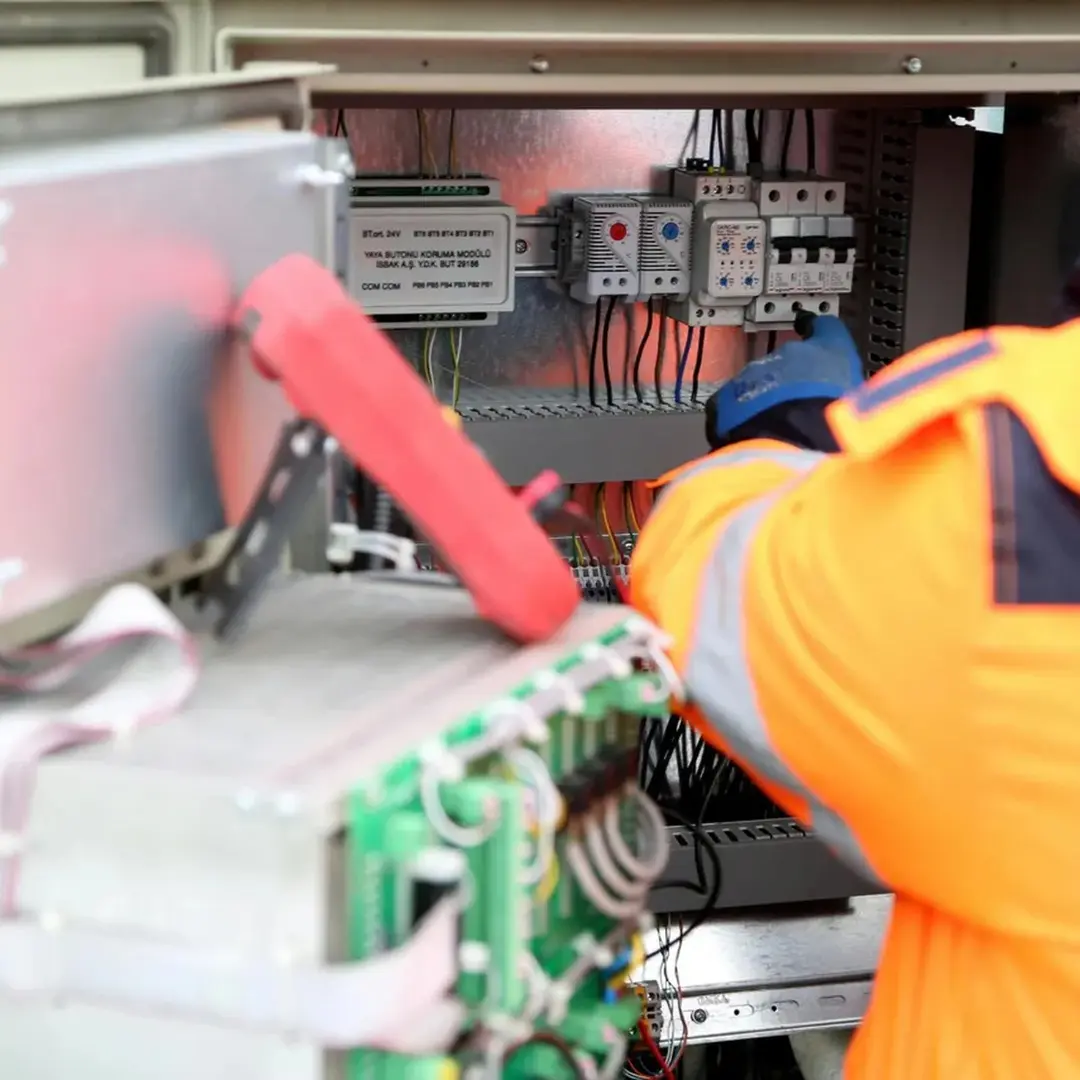 Commercial electrician in Edmonton